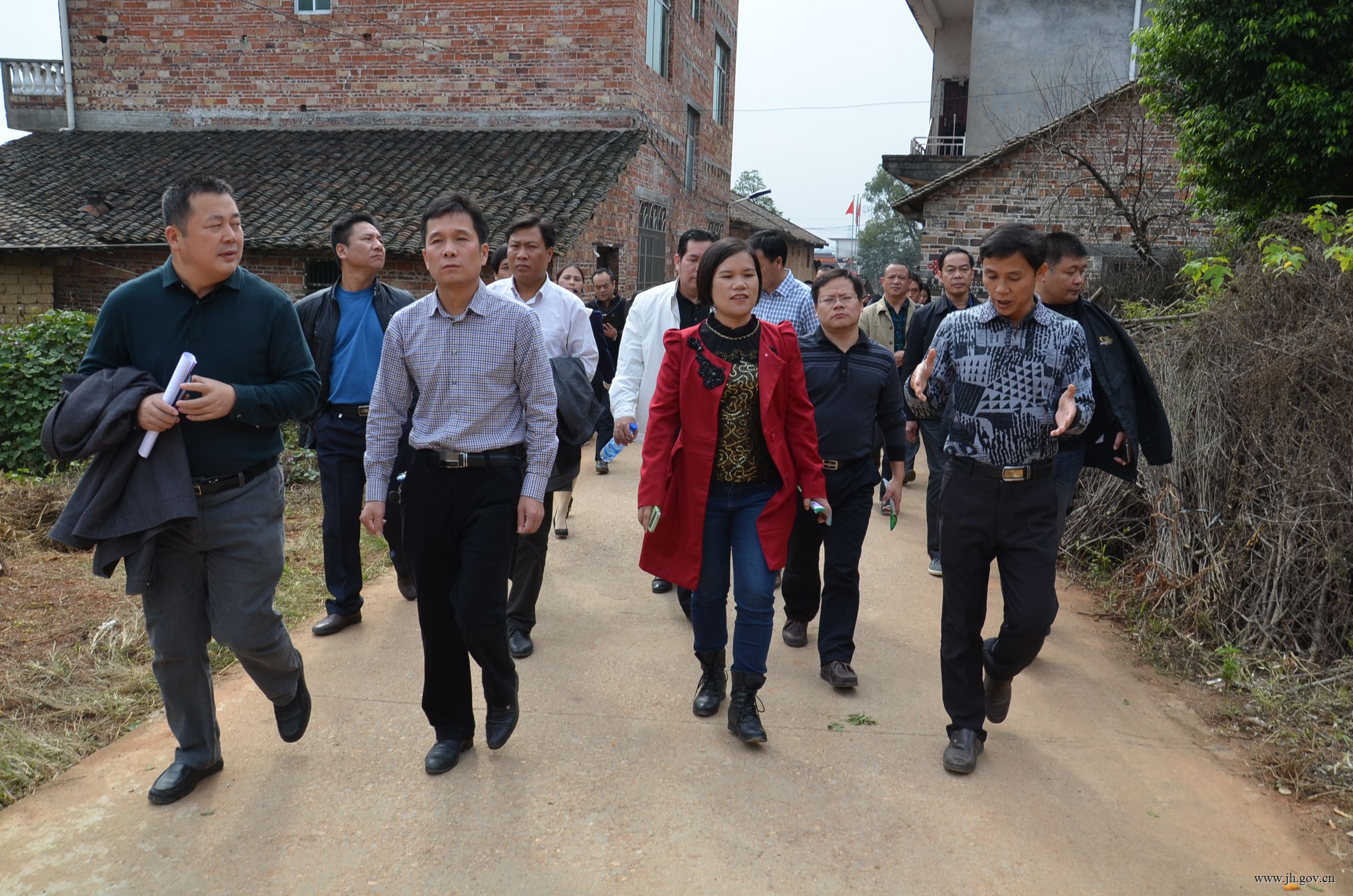 全县小康社会建设工作现场推进会召开_县长活动_江华瑶族自治县人民