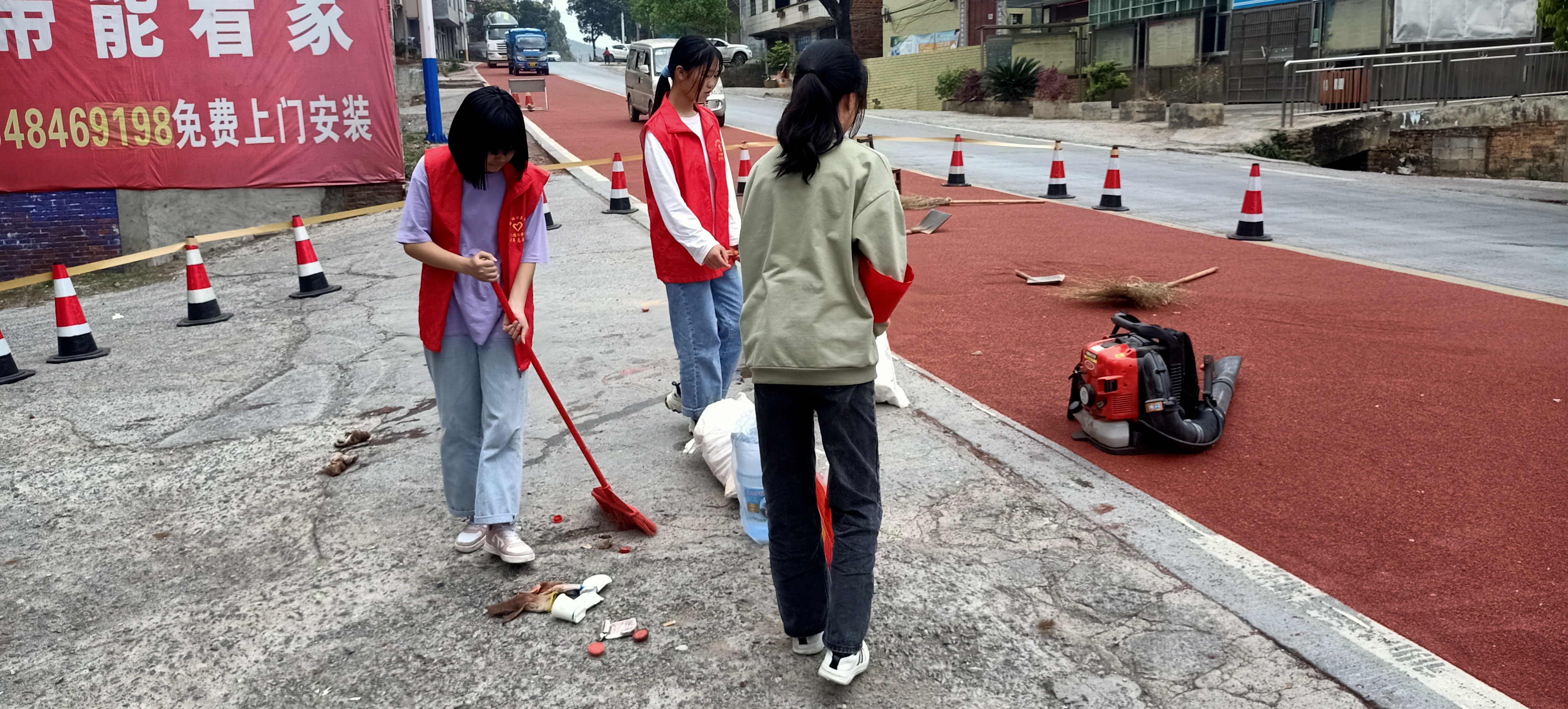 大路铺中学:践行雷锋精神 共铸和美校园